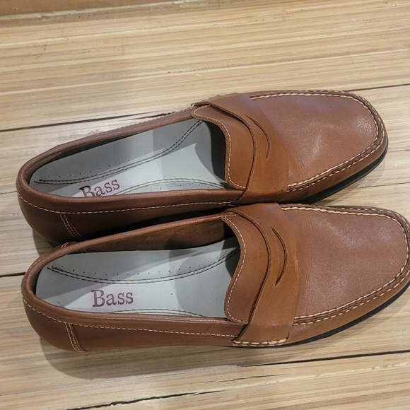 G.H. Bass Womens Brown Cortney Loafers - Picture 2 of 6